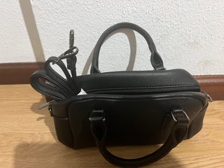 Bolso de mano negro