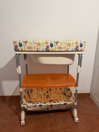 Cambiador bañera bebé con accesorios