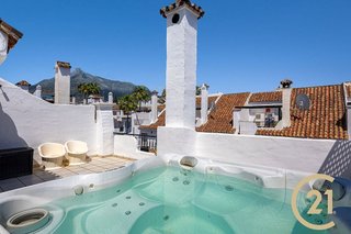 Casa adosada en alquiler en La Dama de Noche-La Alzambra en Marbella