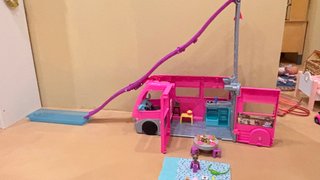 Barbie Dream Camper con tobogán