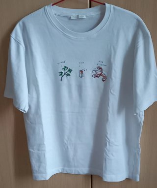 Camiseta Blanca con Bordados
