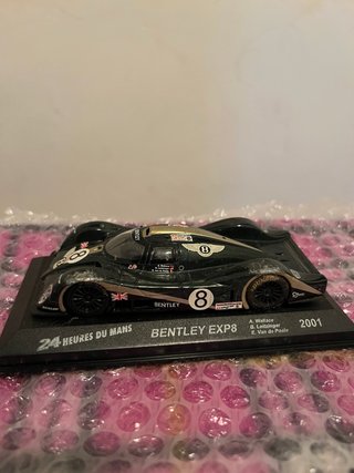 Coche miniatura Bentley EXP8 24 Horas Le Mans