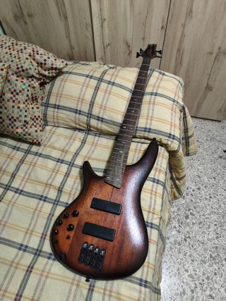 Bajo zurdo Ibanez SR500