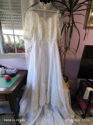 Vestido de novia blanco con encaje