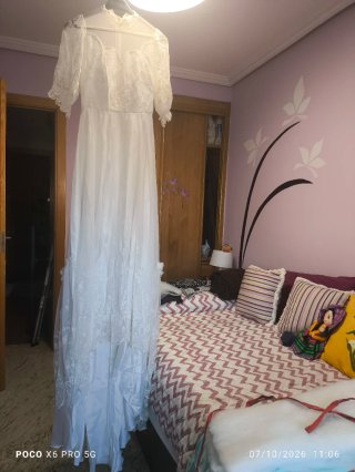 Vestido de novia blanco con encaje