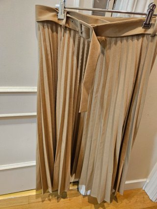 Falda plisada beige talla única