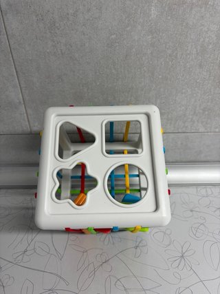 Cubo Clasificador de Formas con Elásticos