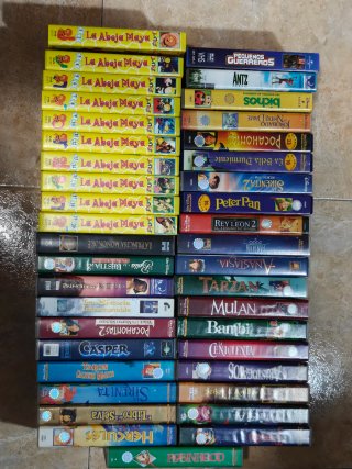 Lote de 92 cintas VHS variadas