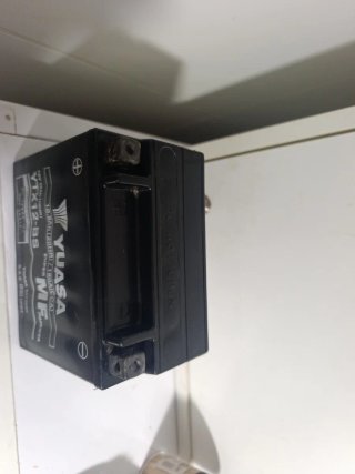 Batería moto en perfecto estado  Yuasa ytx12