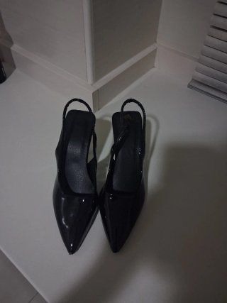 Tacones negros charol Son de shein!