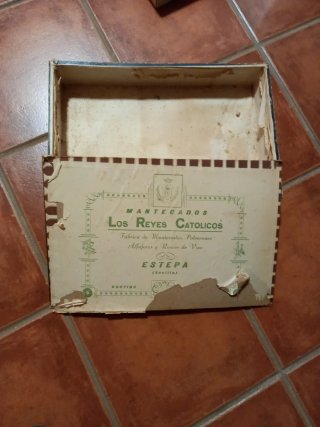 Caja antigua mantecados reyes católicos. Estepa