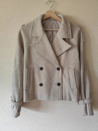 Chaqueta corta de paño beige