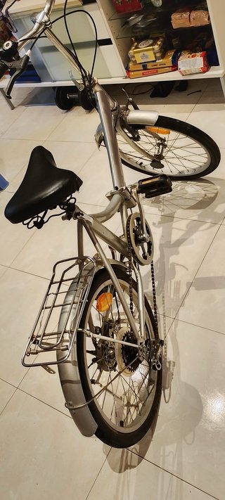 Bicicleta plegable plateada