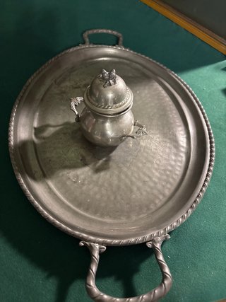 Vassoio e zuccheriera in peltro