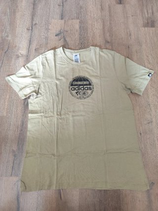 Camiseta Adidas Worldwide Verde Oliva