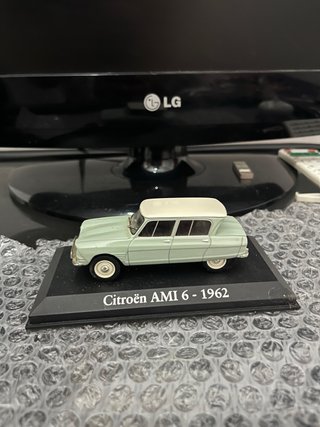 Coche en miniatura Citroën AMI 6 - 1962
