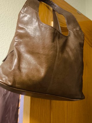 Bolso de piel marrón