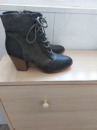 Botines Verde Oliva con Cordones