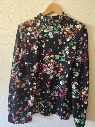 Blusa H&M floral