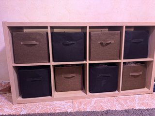 Estantería modular con cubos de tela
