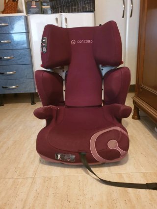 Silla de coche Concord color granate
