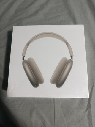 AirPods Pro Max Beige