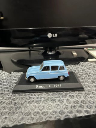 Coche Renault 4 - 1964