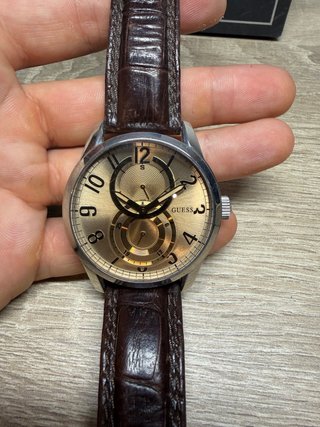 Reloj Guess Steel esfera color Salmon