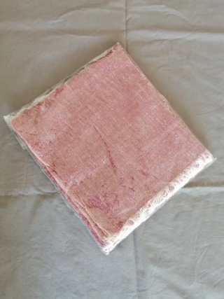 Tessuto in lino rosso
