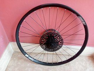 142,26 x30 DT Swiss enduro llanta trasera nueva