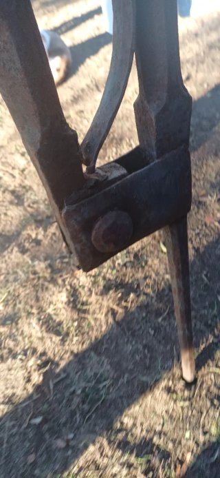 Tornillo de banco antiguo de forja