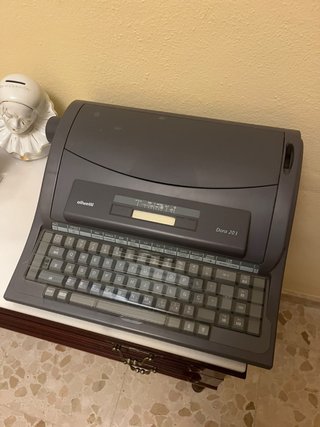 Máquina de escribir Olivetti Dora 203