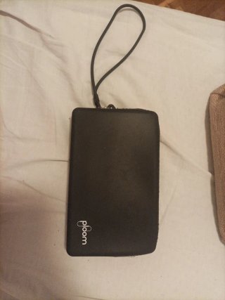 Monedero de silicona en Negro/Azul
