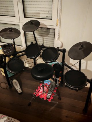Batería Electrónica Alesis Nitro Mesh