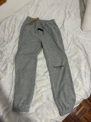 Pantalón chándal Essentials gris