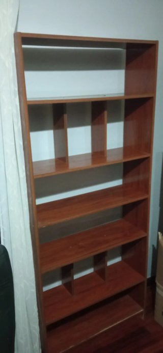 Estantería de madera