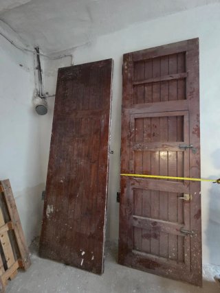 Puerta de madera movila maciza