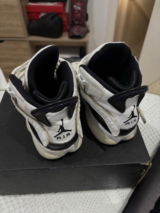 Jordan 6 Rings Blancas y Negras
