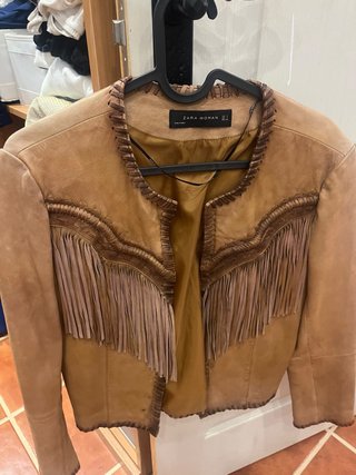 Chaqueta Zara flecos marrón