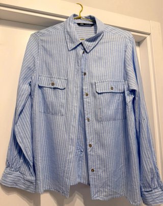 Camisa de rayas azules Zara mujer