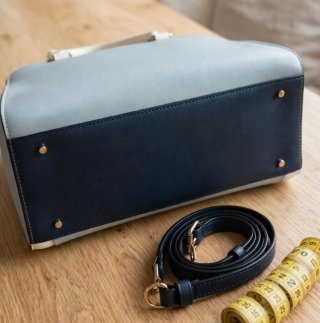 Bolso genuina piel La Martina ,nuevo