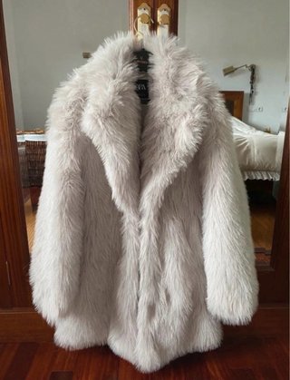 Abrigo pelo sintético Zara beige talla única