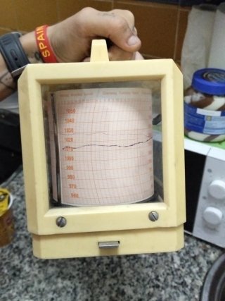 Barógrafo antiguo
