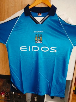 Camiseta Manchester City Retro 2001-2002