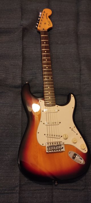 Guitarra Eléctrica Fender Squier Vintage modified