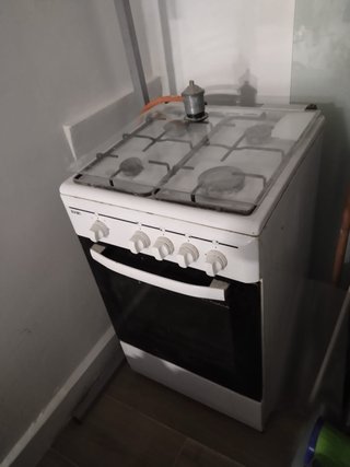 Cocina de gas blanca