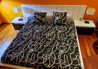 Letto matrimoniale 150cm con comodino e cassettiera