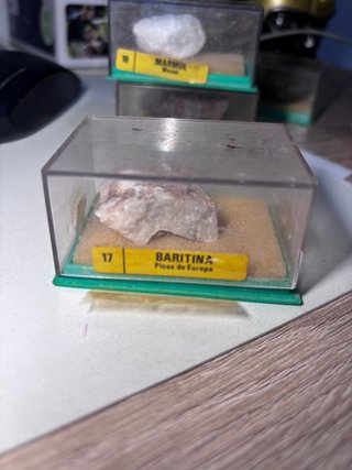 Varios minerales antiguos
