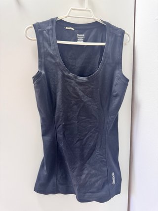 Camiseta de tirantes Reebok negra