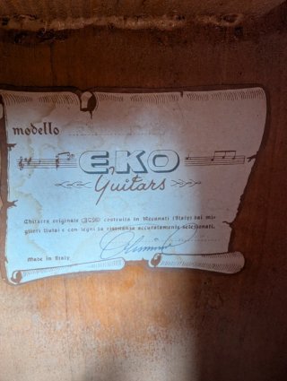 REBAJA TEMPORAL! Guitarra Acústica Vintage Eko